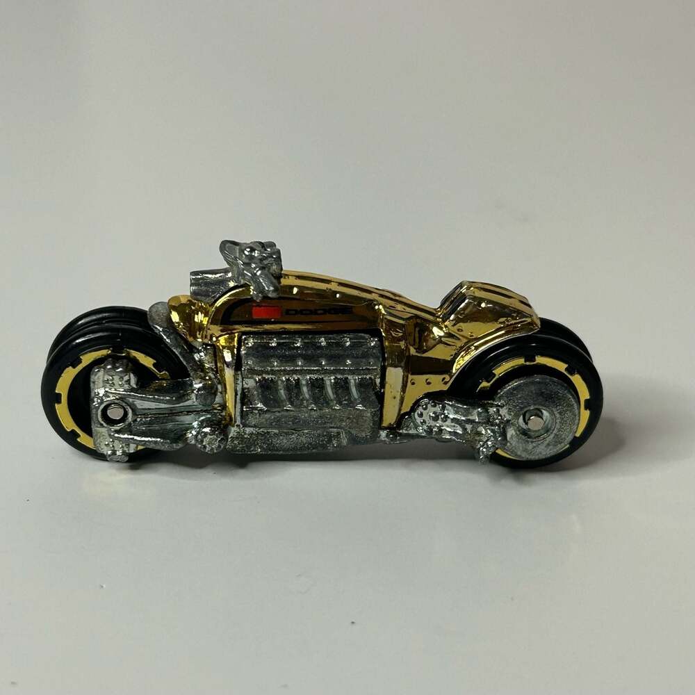 Hot Wheels 2005 Collector #176 Dodge Tomahawk Gold Motorcycle Diecast